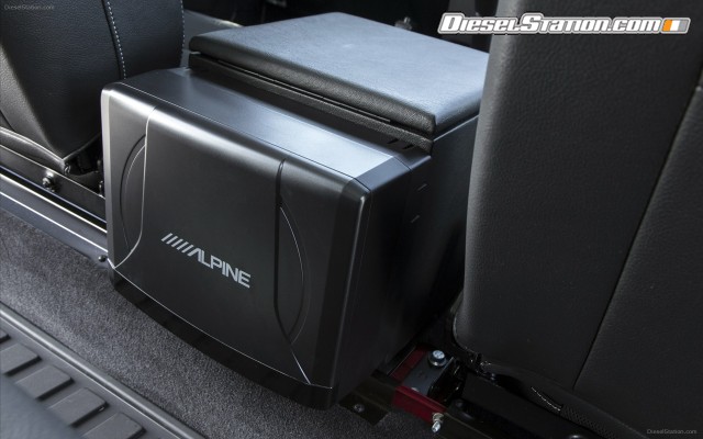 Land Rover Defender 2013 Widescreen Picture #2 Land Rover Defender 2013 Widescreen Picture #2